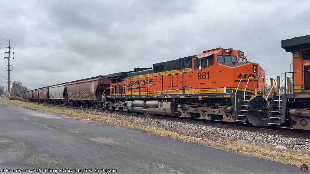 BNSF 981 was in a wreck and got new paint and numbers.